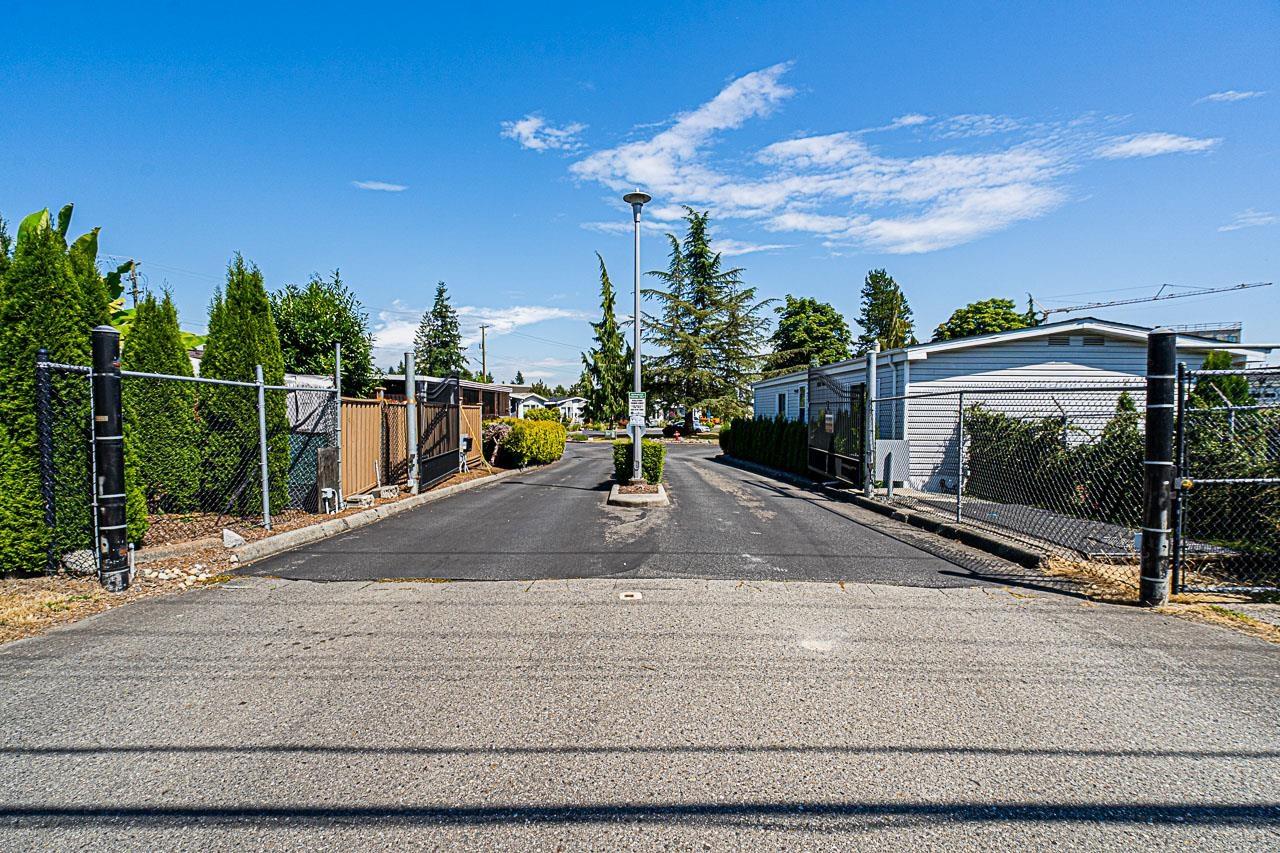 Photo 2 of 6 8670 156th Street, Surrey BC