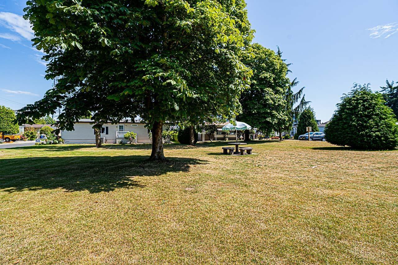 Photo 4 of 6 8670 156th Street, Surrey BC