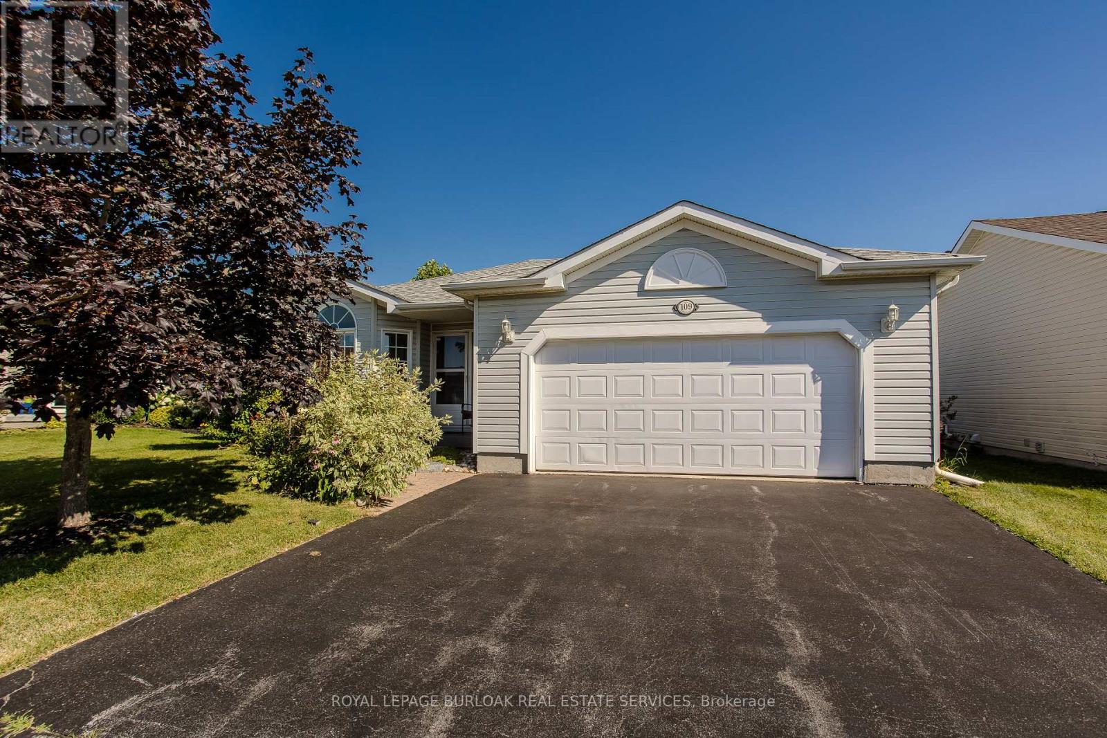 Photo 1 of 109 Emerald Court, Hamilton ON