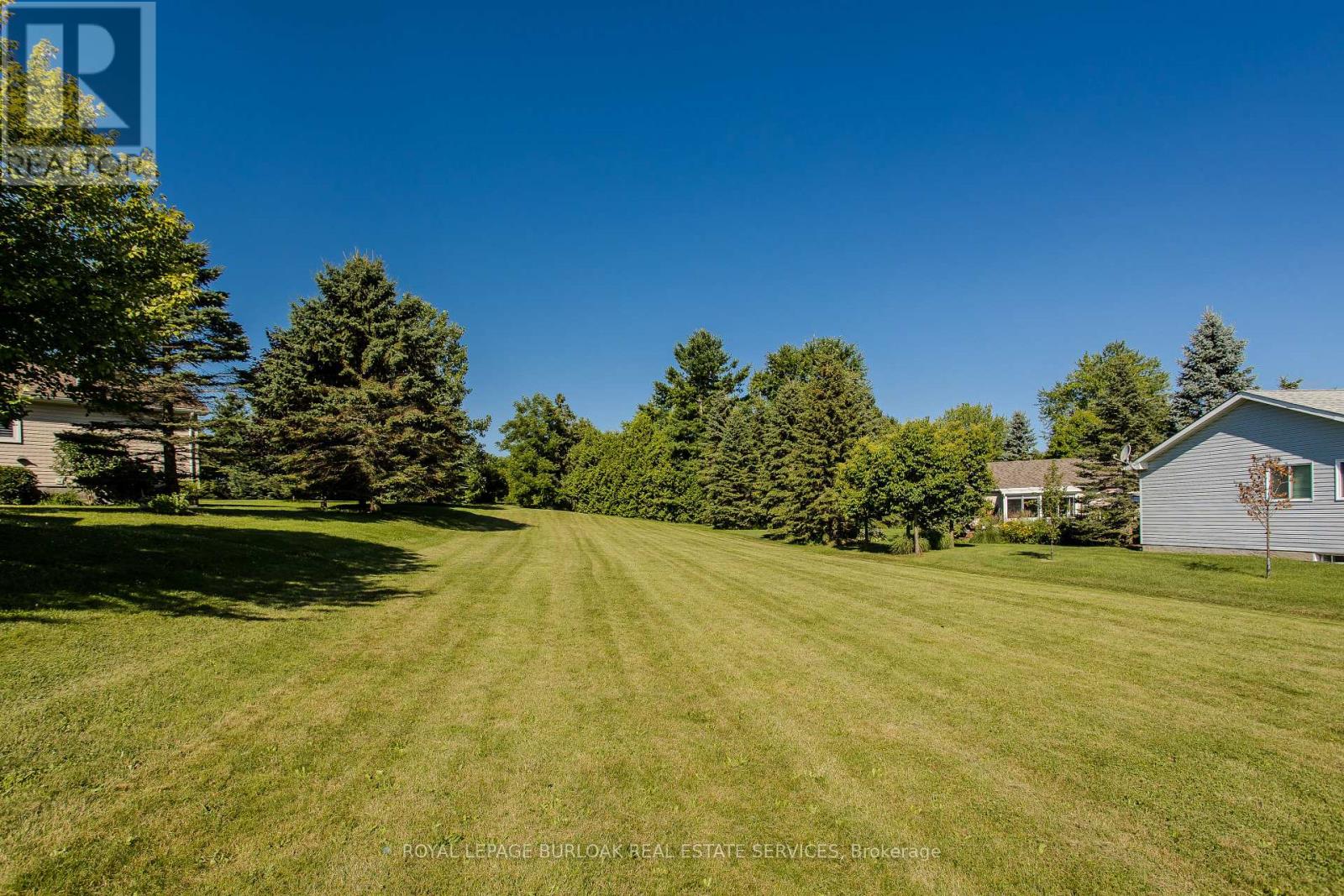 Photo 11 of 109 Emerald Court, Hamilton ON