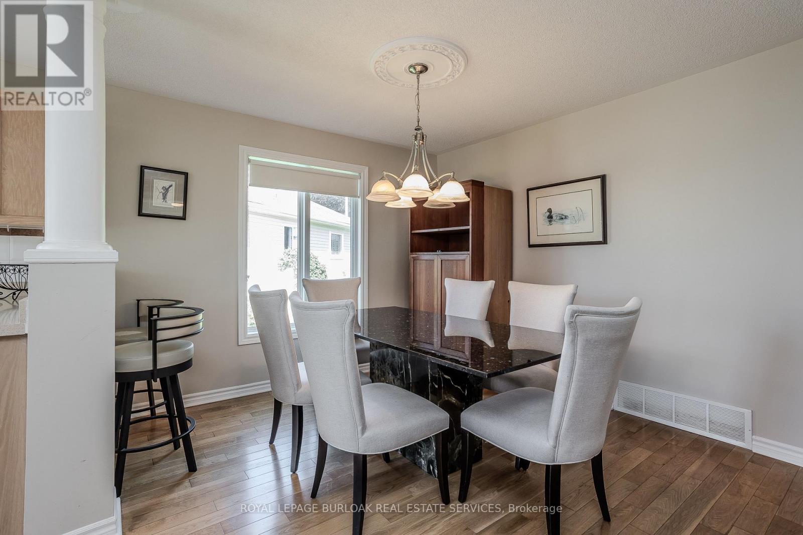 Photo 13 of 109 Emerald Court, Hamilton ON