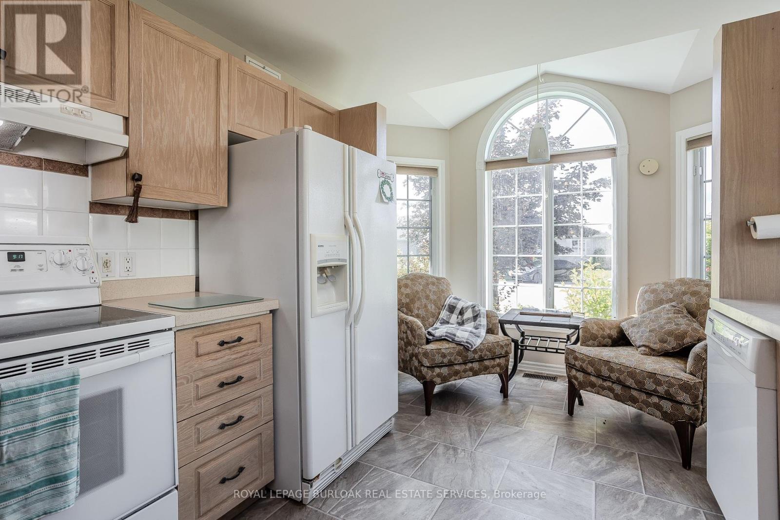 Photo 17 of 109 Emerald Court, Hamilton ON