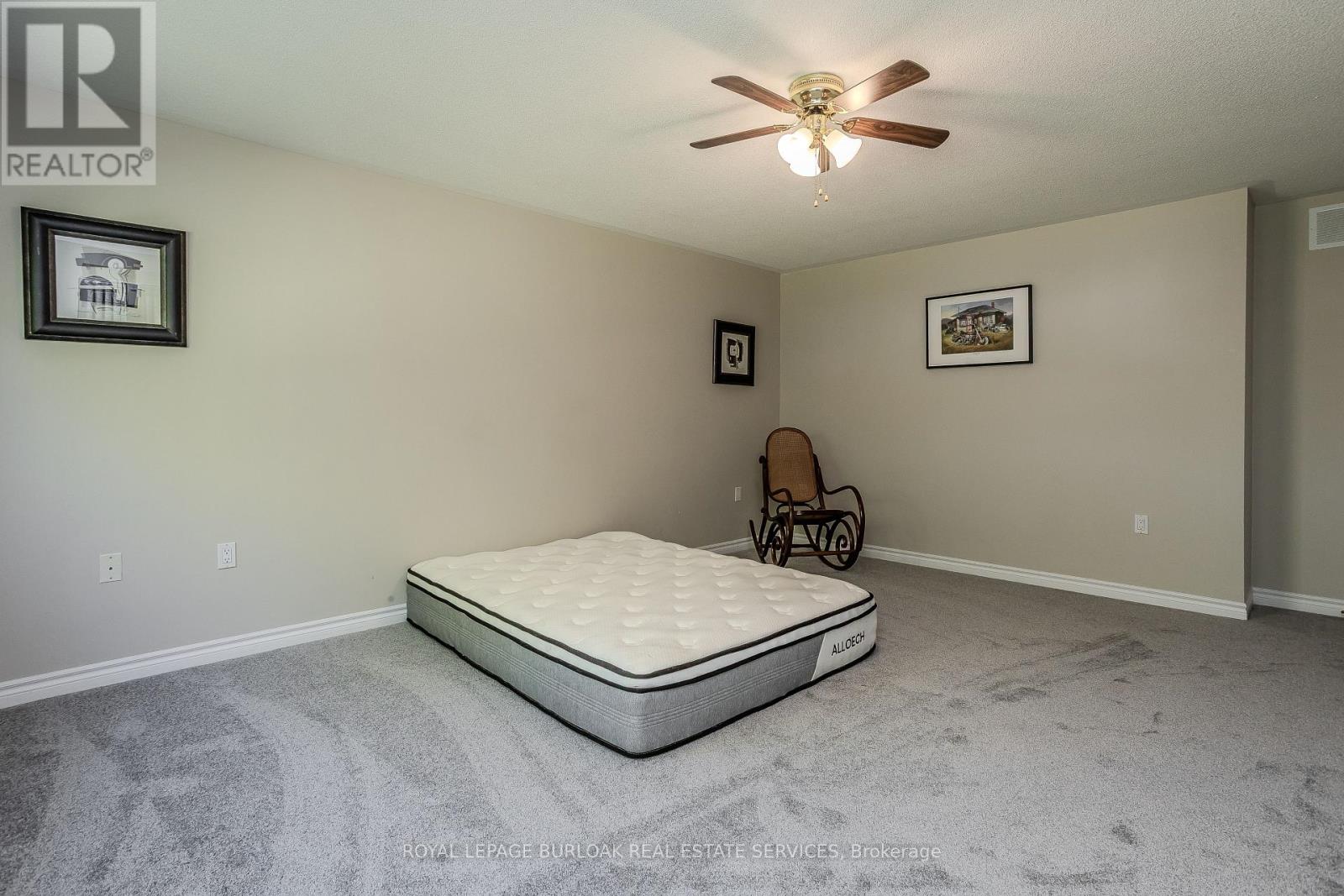 Photo 31 of 109 Emerald Court, Hamilton ON
