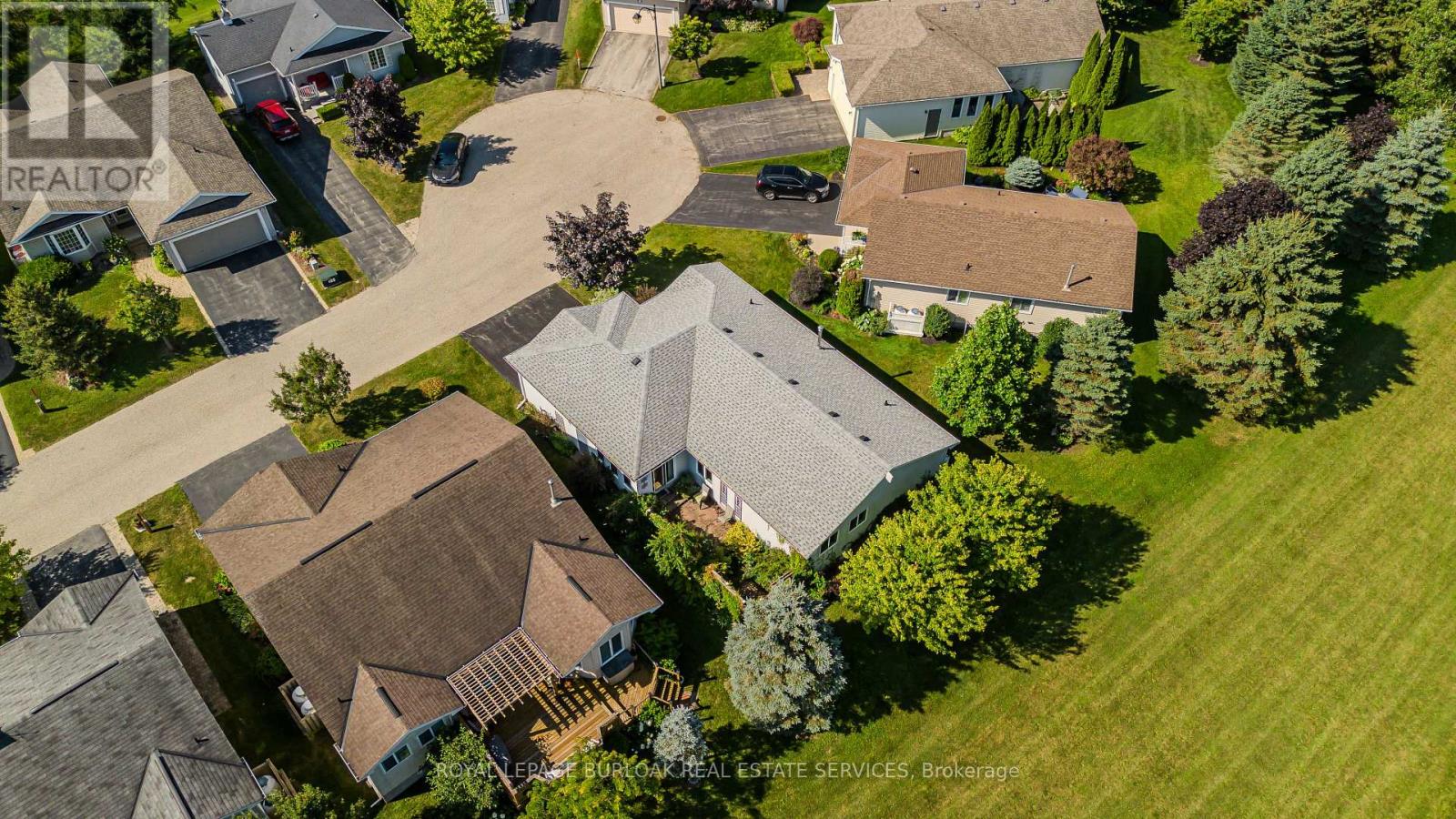 Photo 9 of 109 Emerald Court, Hamilton ON