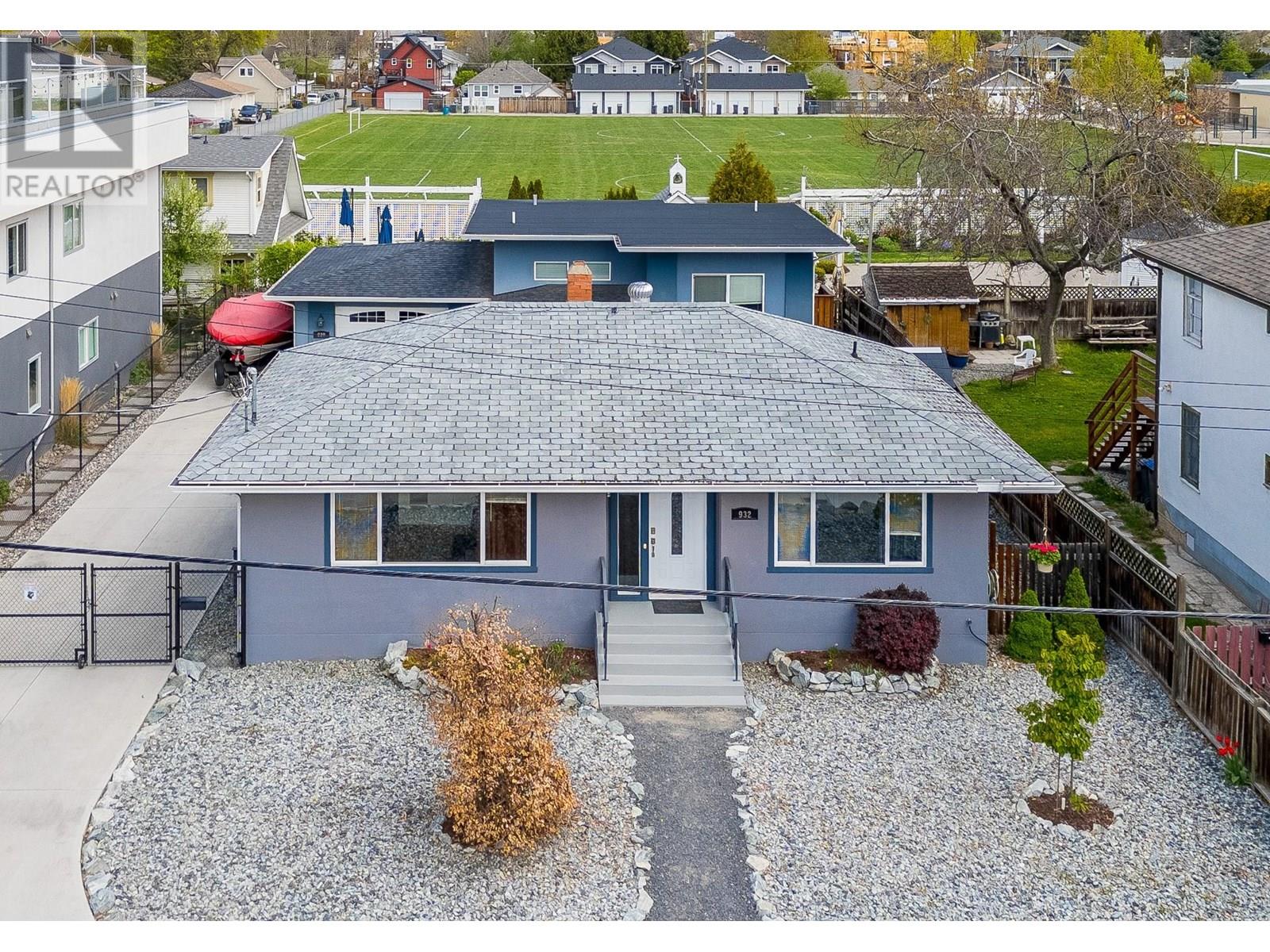  930-932 Lawson Avenue, Kelowna