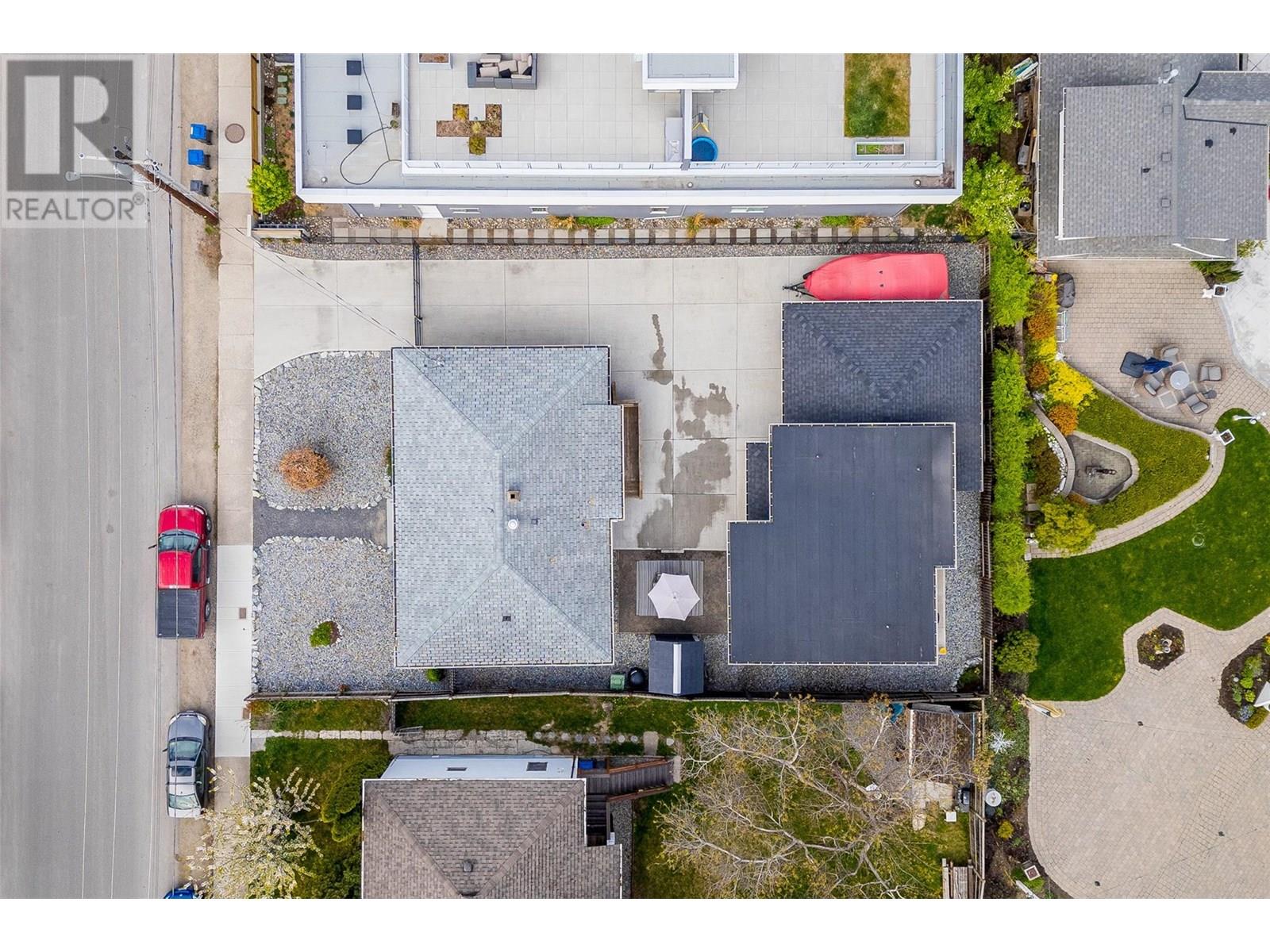  930-932 Lawson Avenue, Kelowna