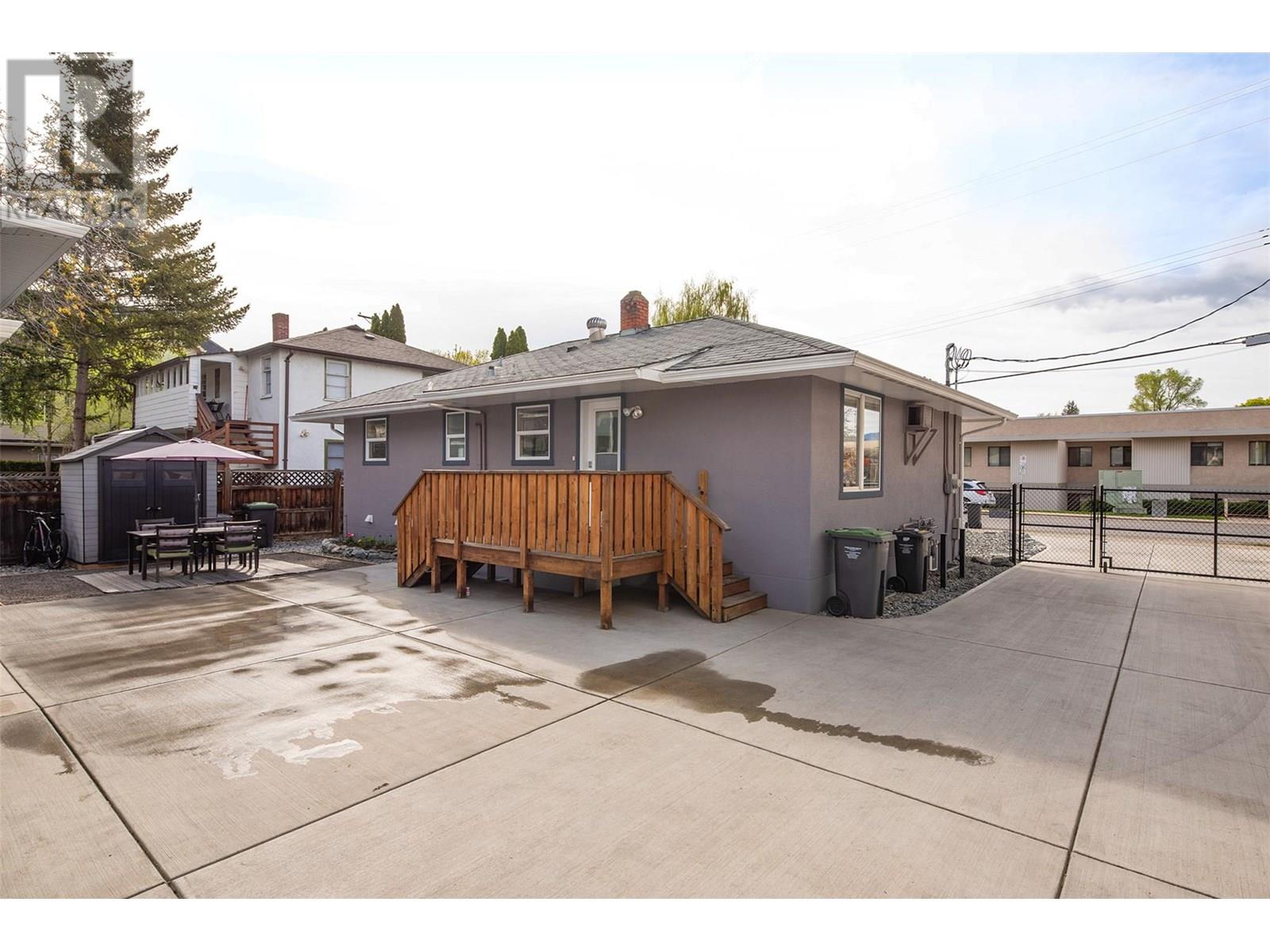 930-932 Lawson Avenue, Kelowna