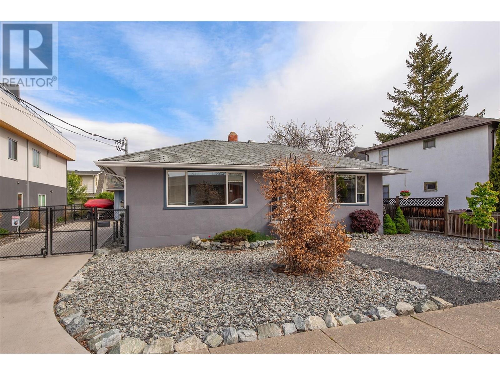  930-932 Lawson Avenue, Kelowna