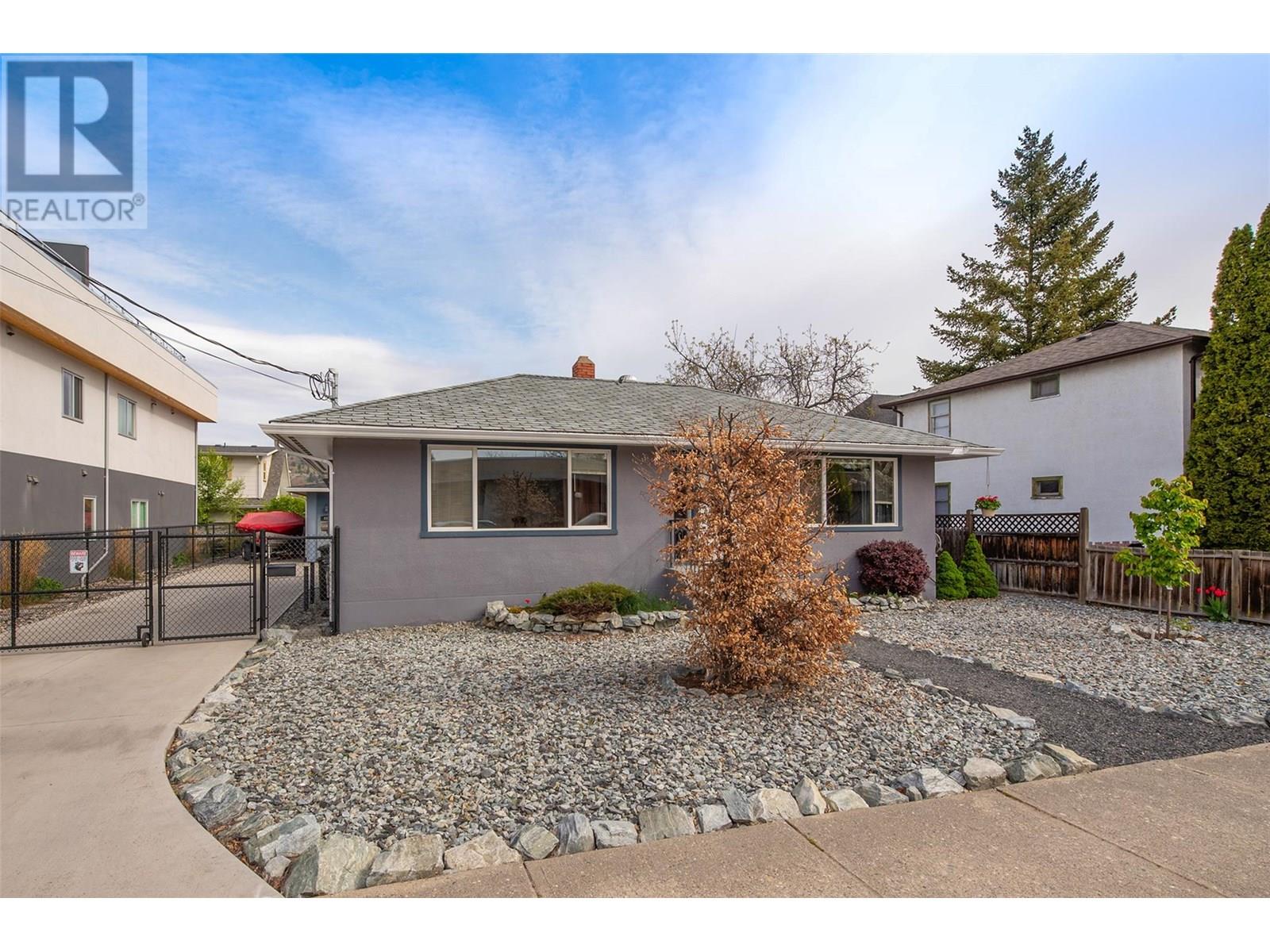  930-932 Lawson Avenue, Kelowna