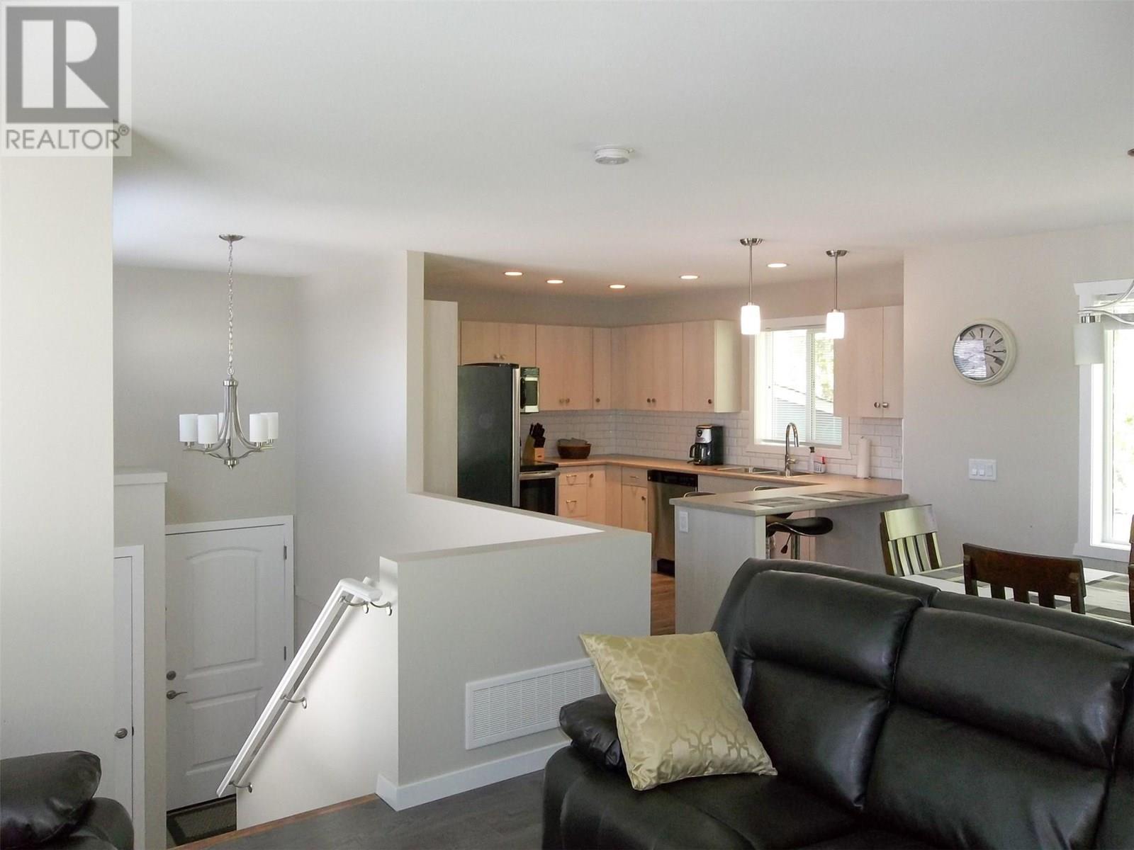  930-932 Lawson Avenue, Kelowna