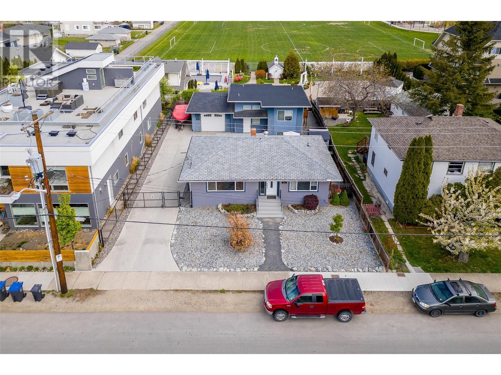  930-932 Lawson Avenue, Kelowna