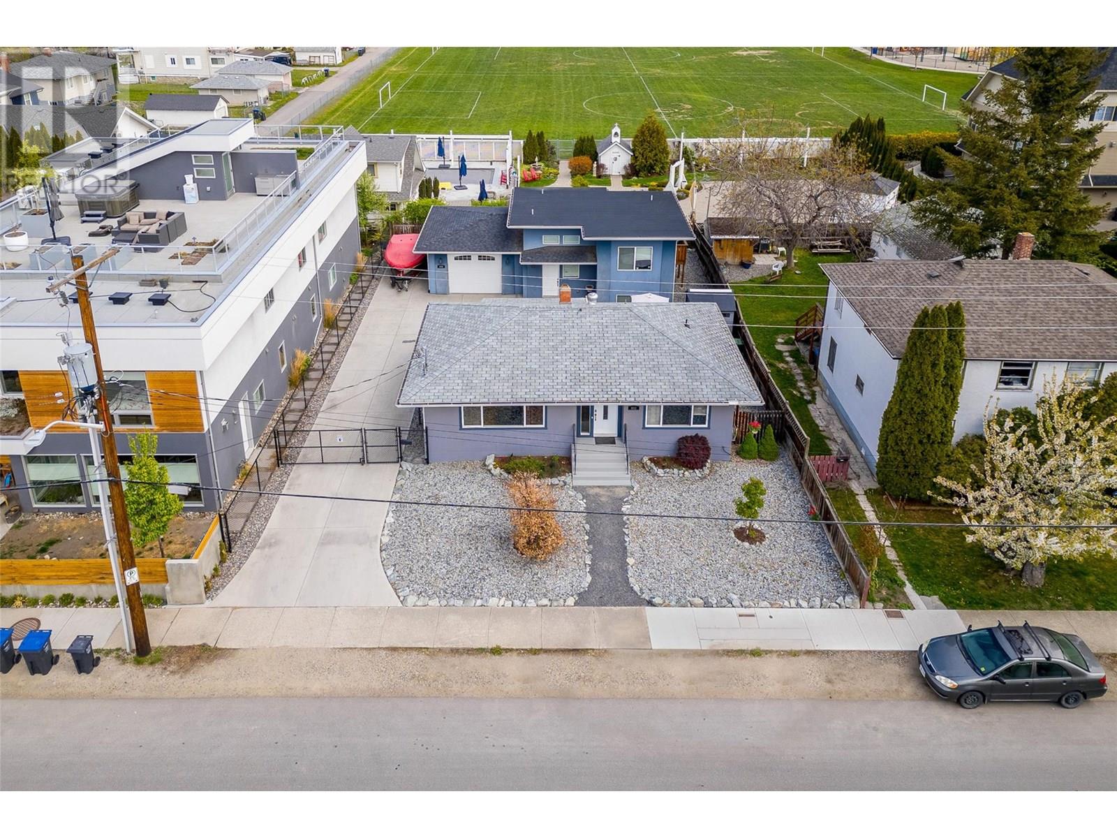  930-932 Lawson Avenue, Kelowna