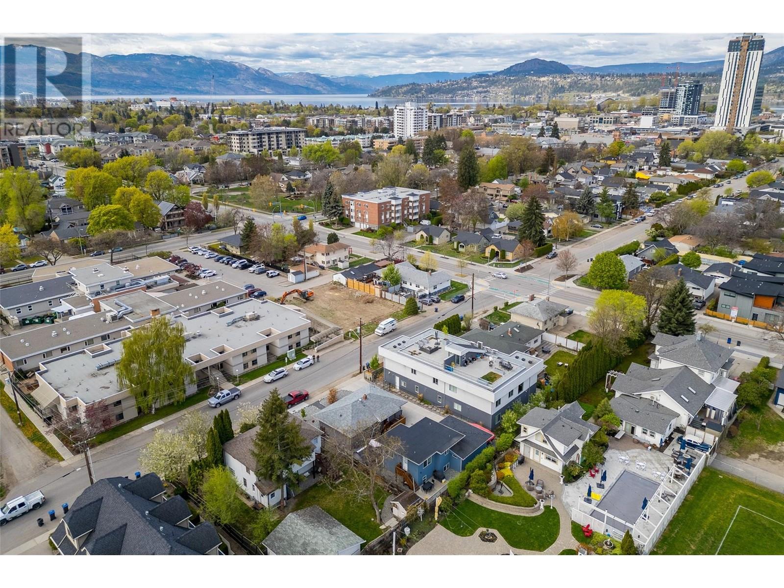  930-932 Lawson Avenue, Kelowna