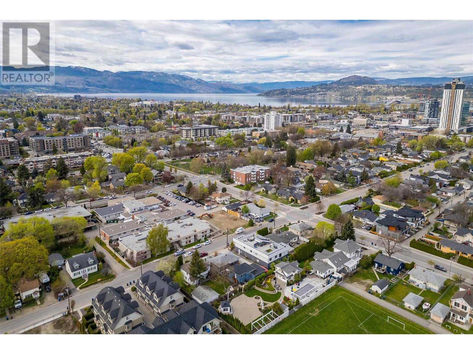  930-932 Lawson Avenue, Kelowna