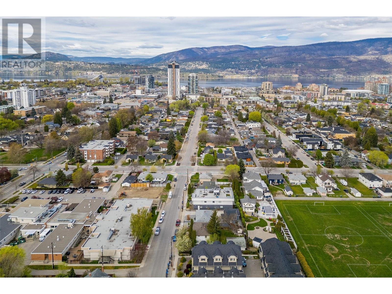  930-932 Lawson Avenue, Kelowna