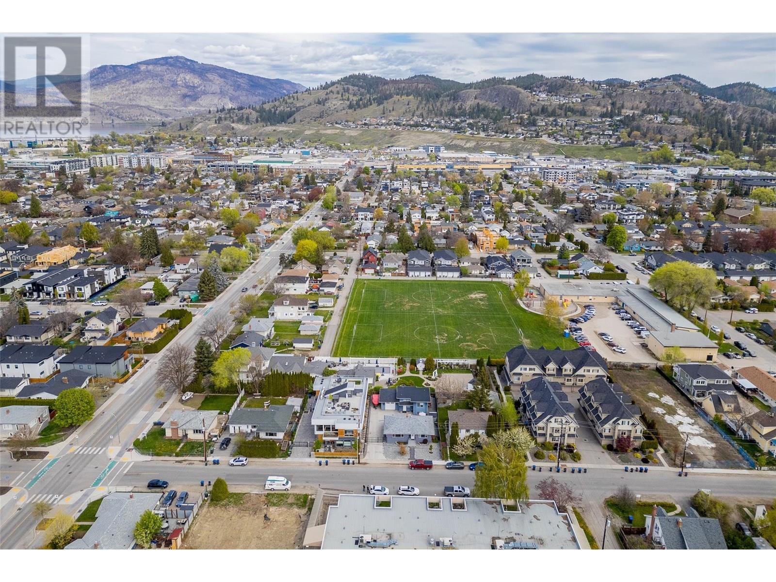  930-932 Lawson Avenue, Kelowna