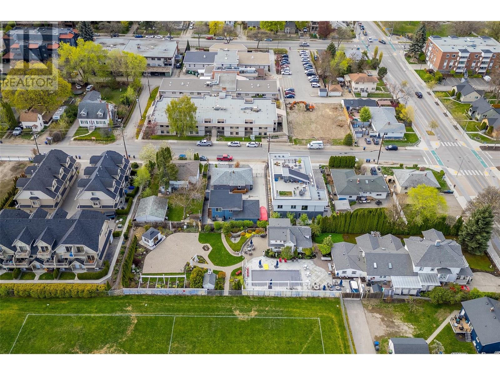  930-932 Lawson Avenue, Kelowna