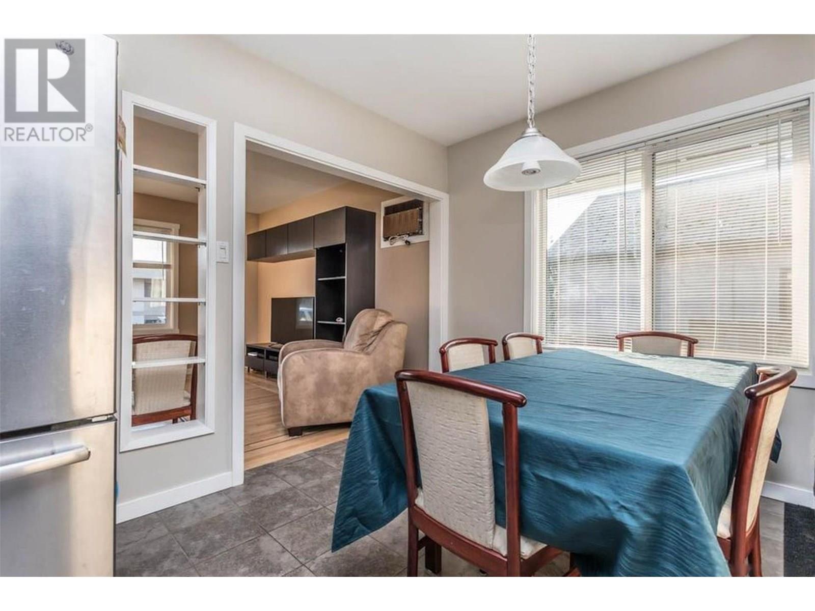  930-932 Lawson Avenue, Kelowna