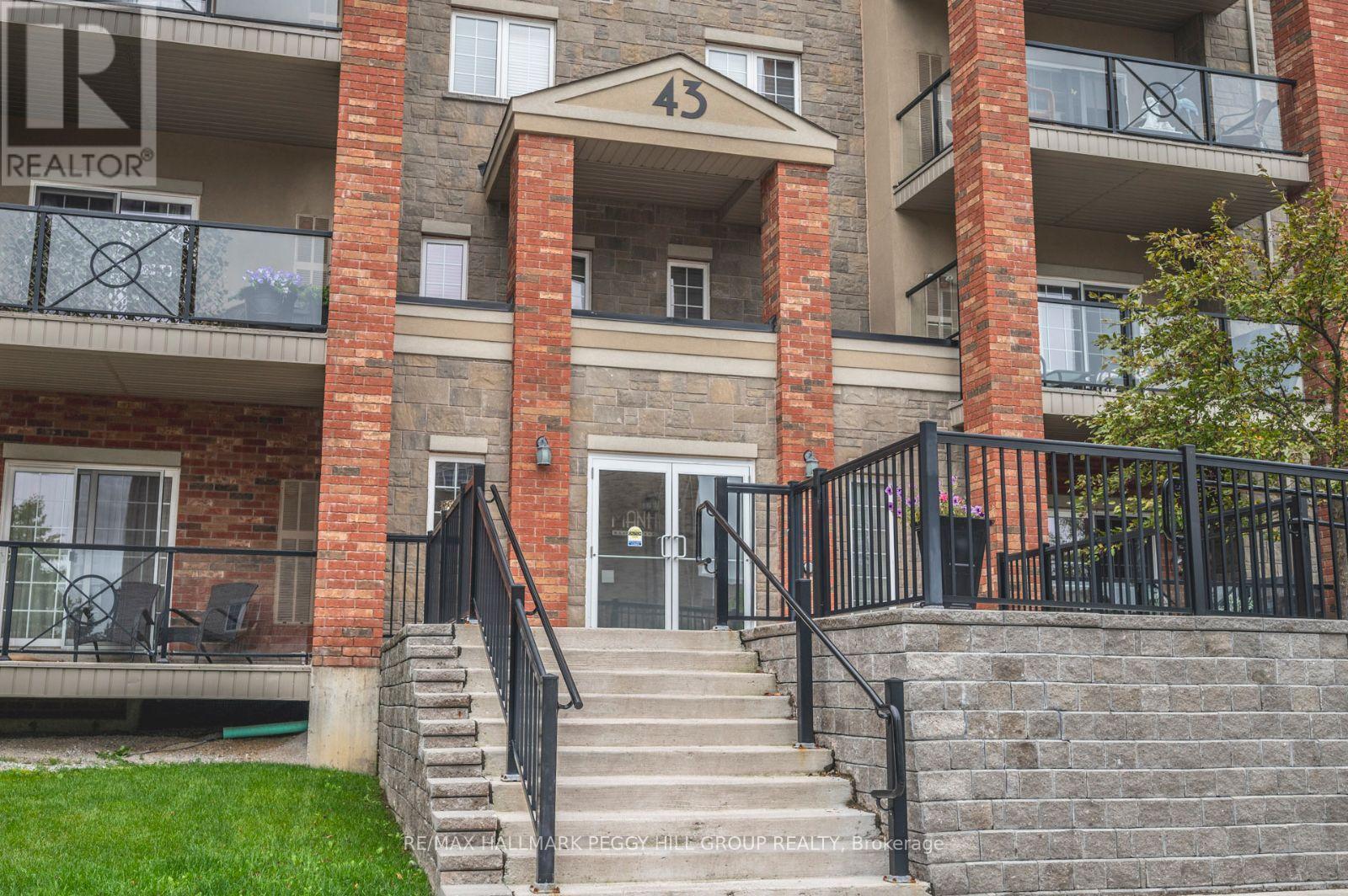 Photo 18 of 305 43 Ferndale Drive S, Barrie ON