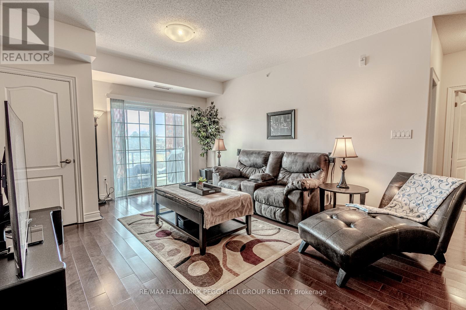 Photo 11 of 305 43 Ferndale Drive S, Barrie ON