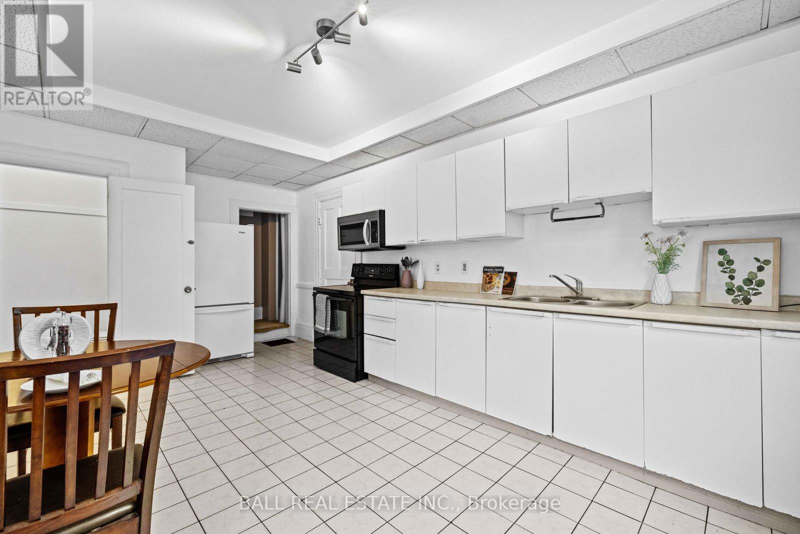 Photo 41 of 78 Mcdonnel Street, Peterborough Central ON