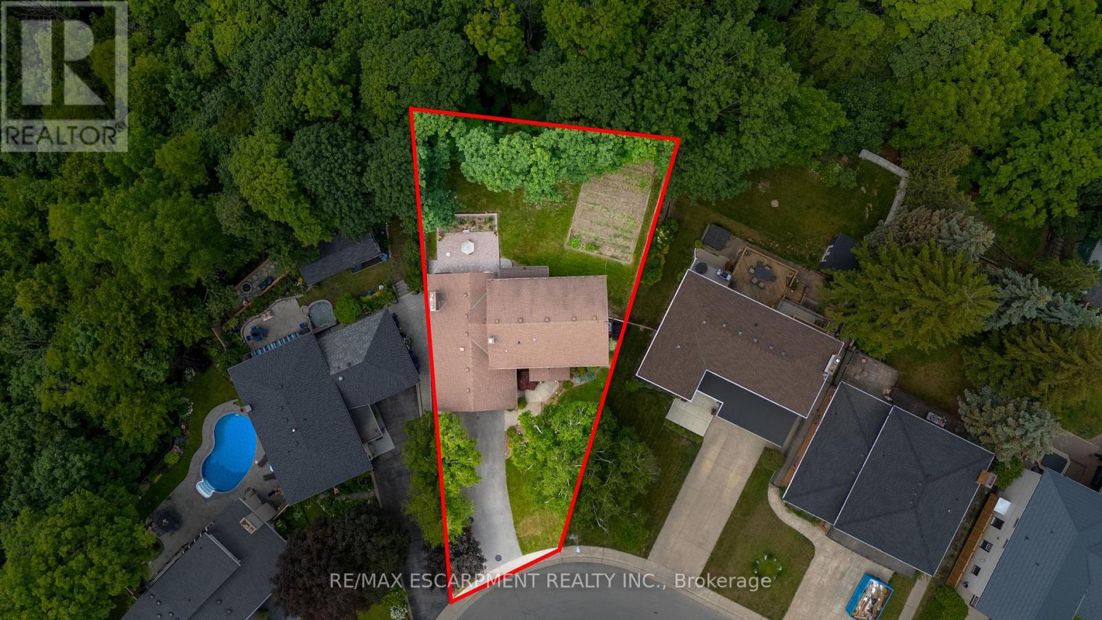 Photo 11 of 13 Leslie Drive, Hamilton ON