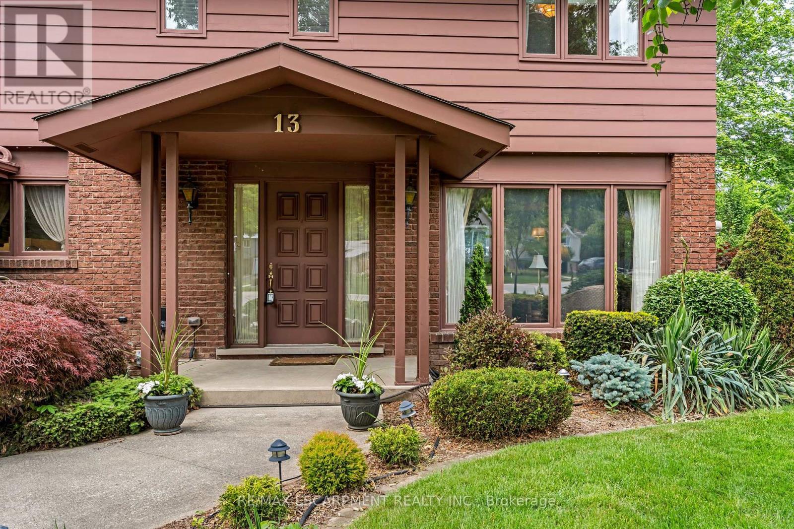 Photo 17 of 13 Leslie Drive, Hamilton ON