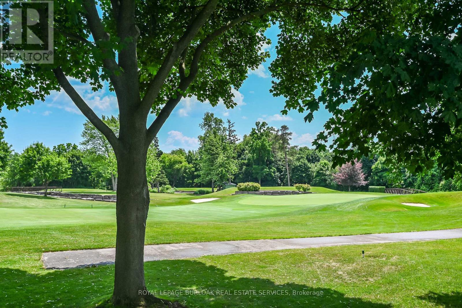 Photo 40 of 92 Osborne Crescent, Oakville ON