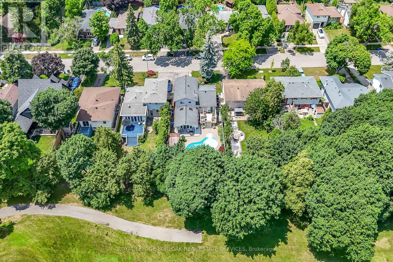 Photo 42 of 92 Osborne Crescent, Oakville ON