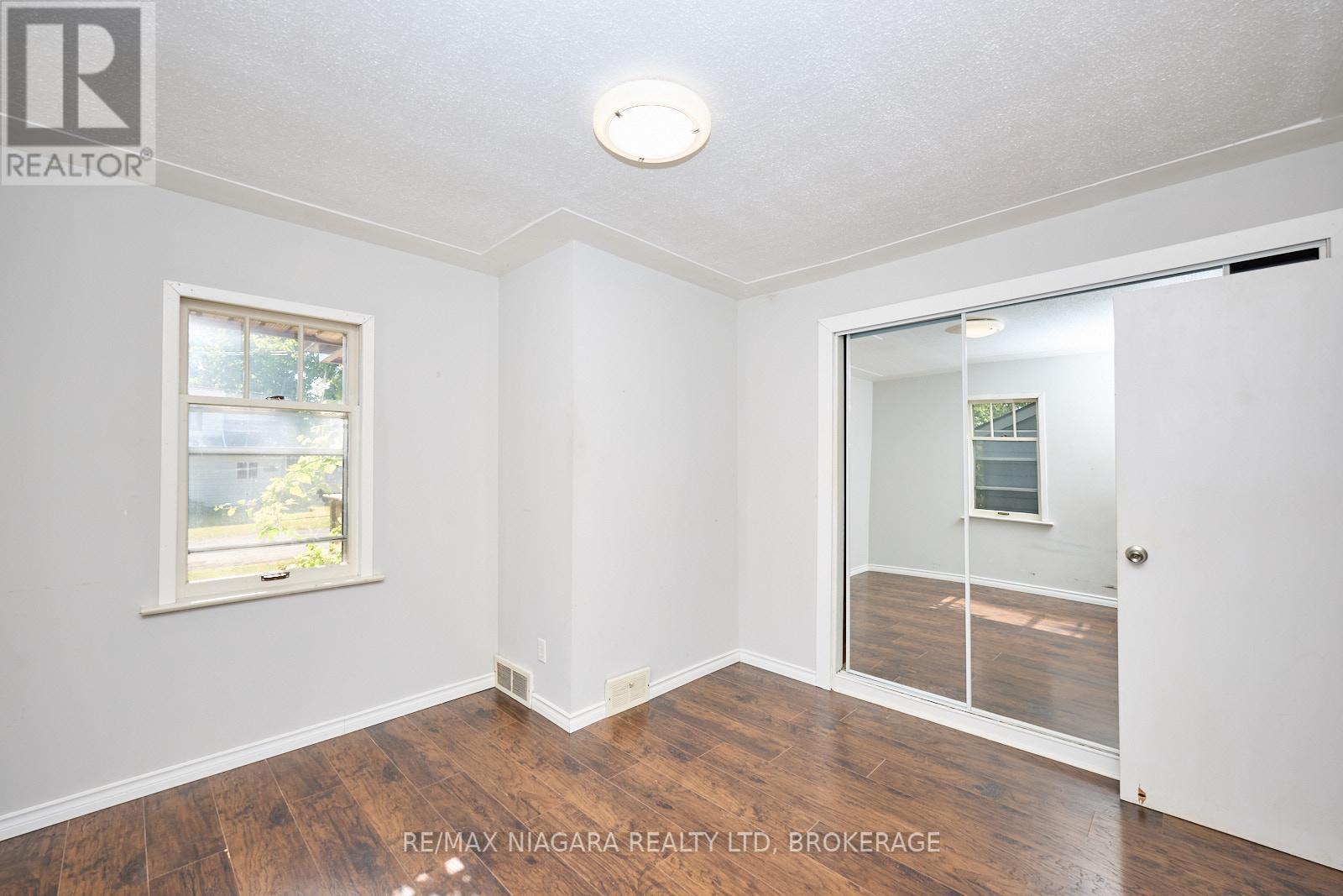 Photo 12 of 207 South Mill Street, Fort Erie ON