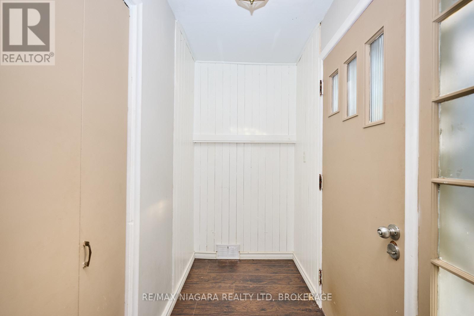 Photo 7 of 207 South Mill Street, Fort Erie ON