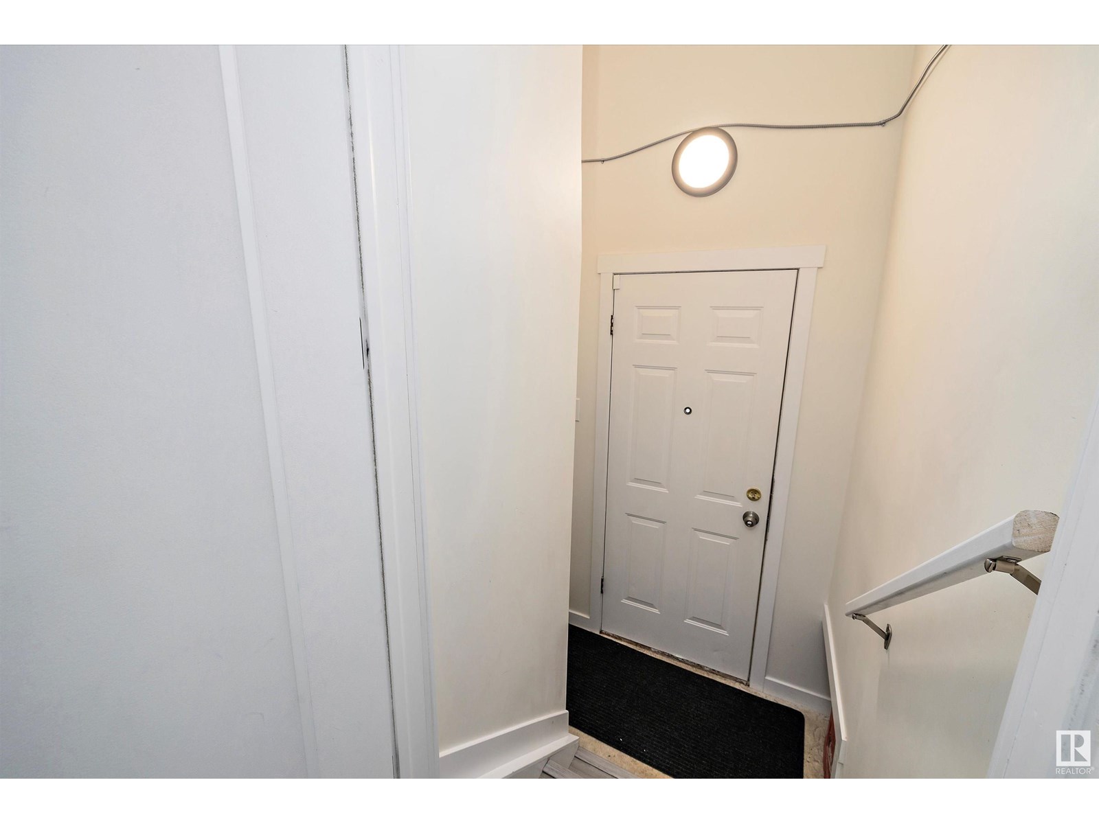 Photo 23 of 12827 125 St Nw, Edmonton AB
