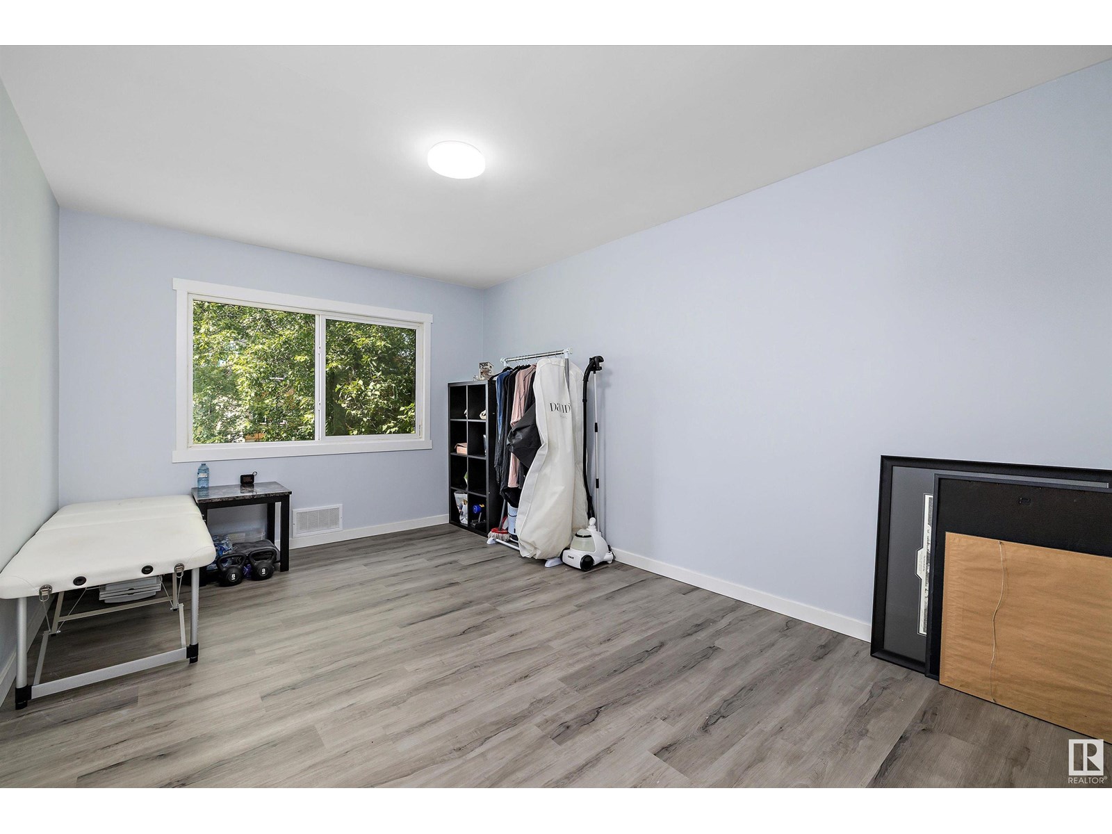 Photo 19 of 12827 125 St Nw, Edmonton AB