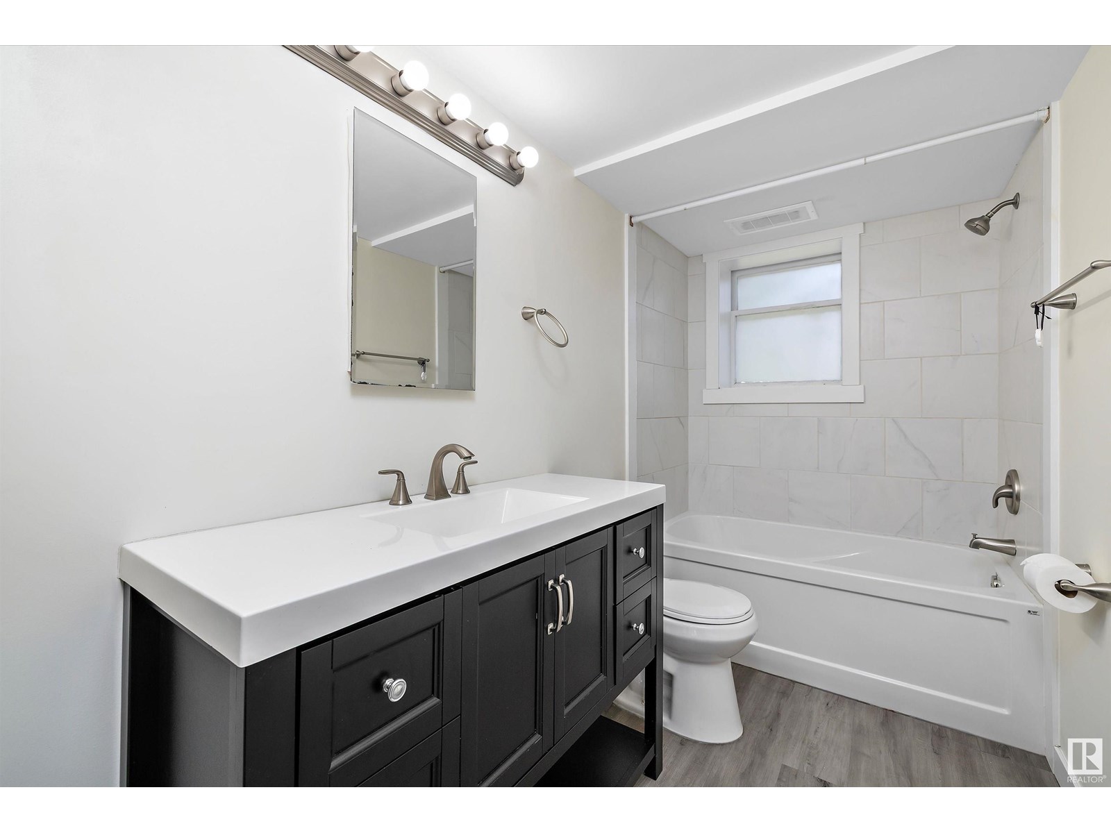 Photo 31 of 12827 125 St Nw, Edmonton AB