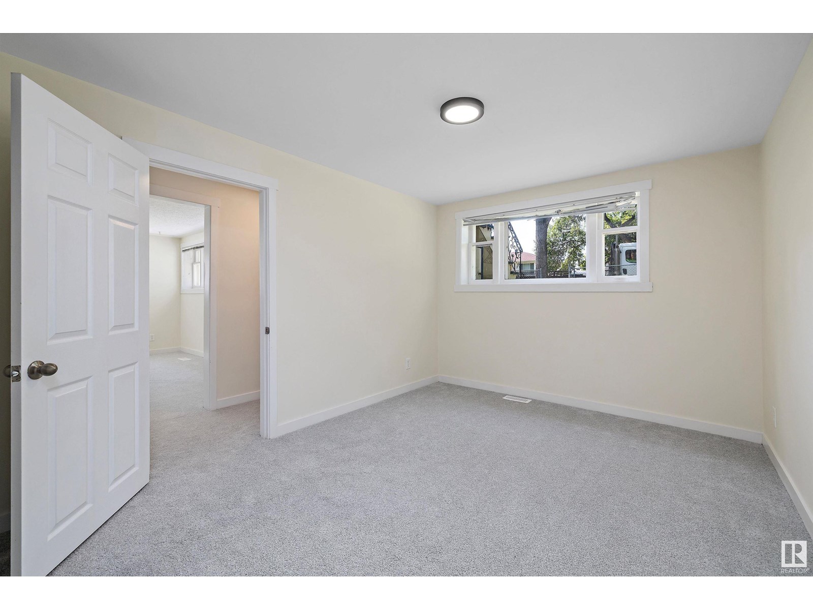 Photo 32 of 12827 125 St Nw, Edmonton AB