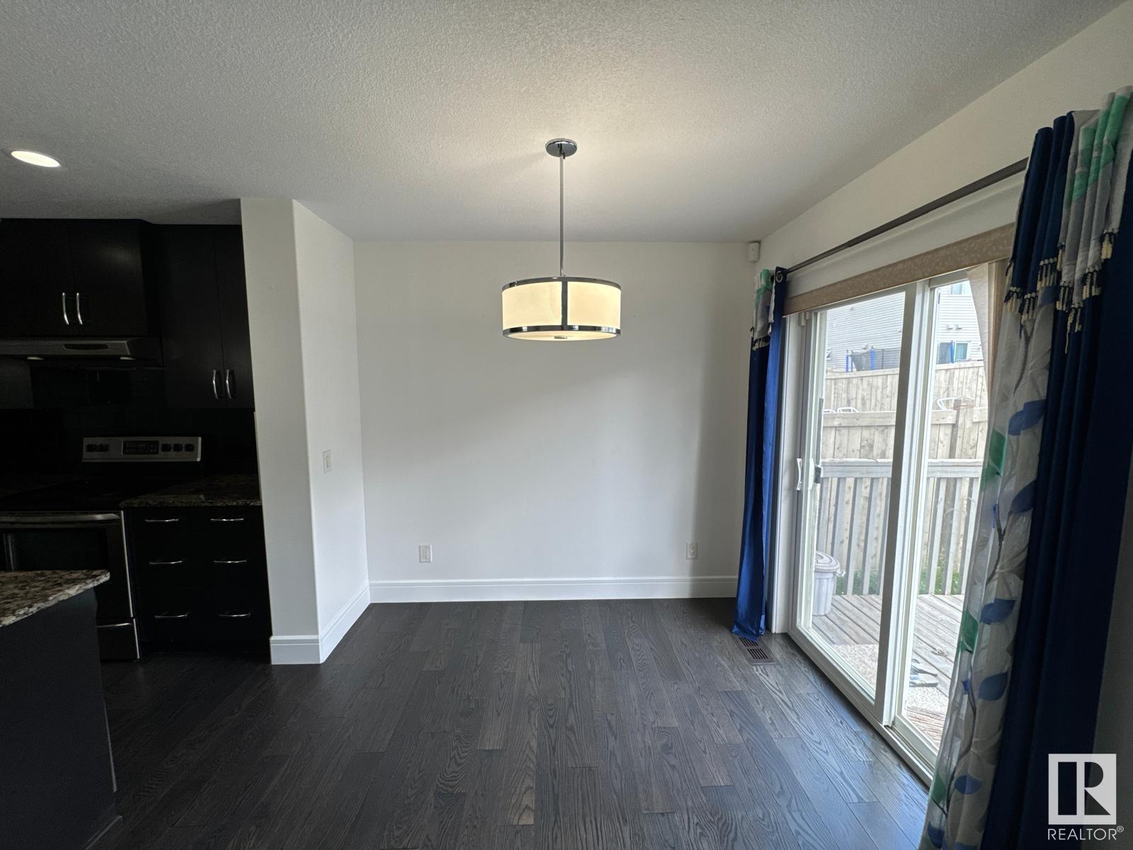 Photo 5 of 611 40 Av Nw, Edmonton AB