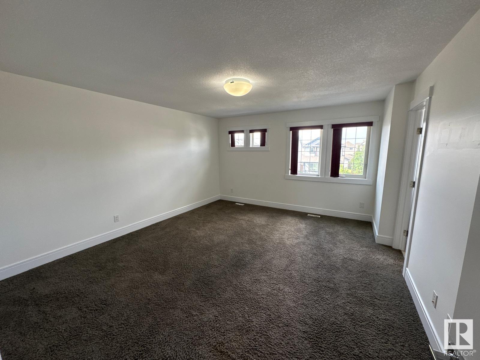 Photo 8 of 611 40 Av Nw, Edmonton AB
