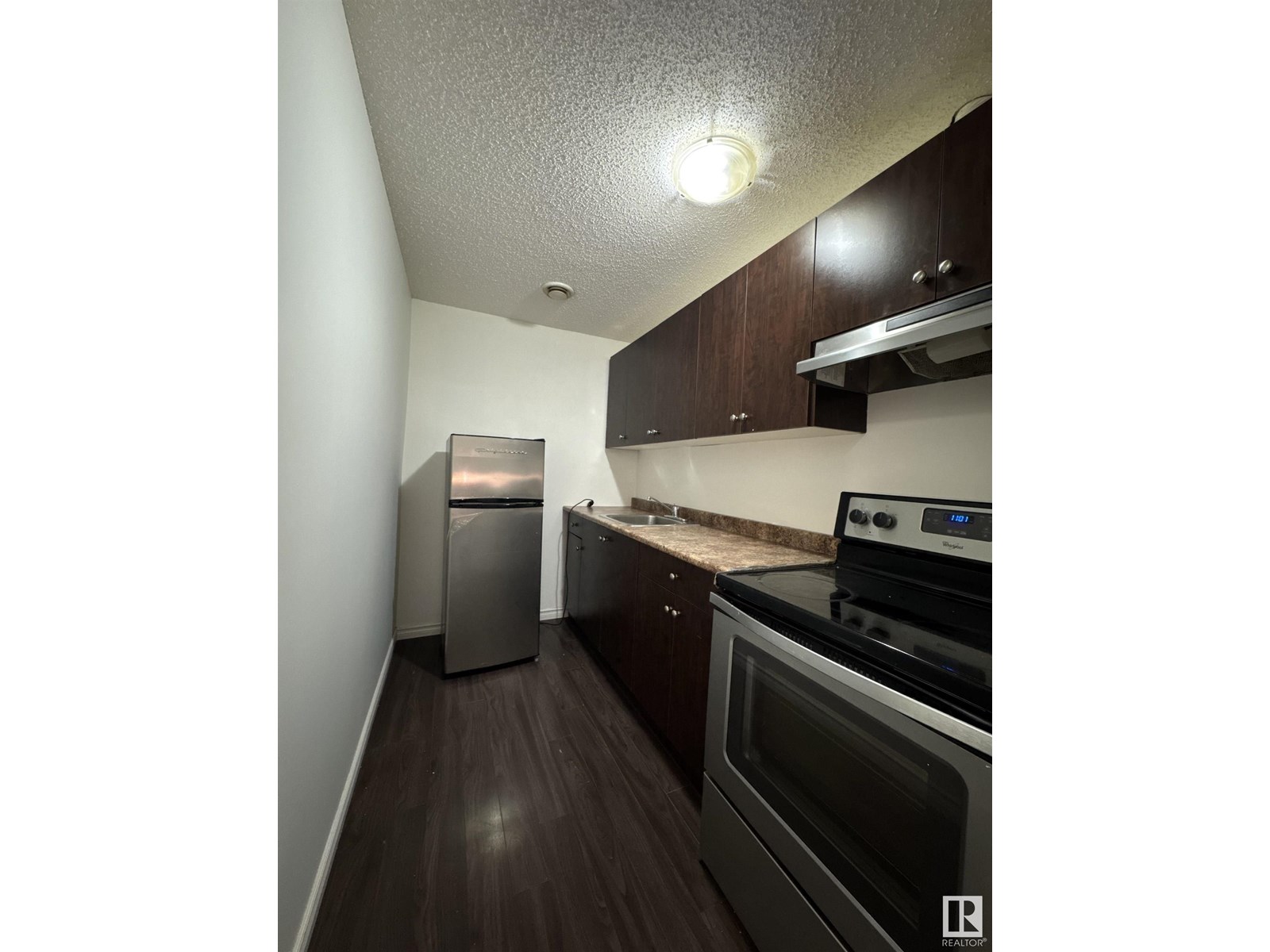 Photo 4 of 611 40 Av Nw, Edmonton AB