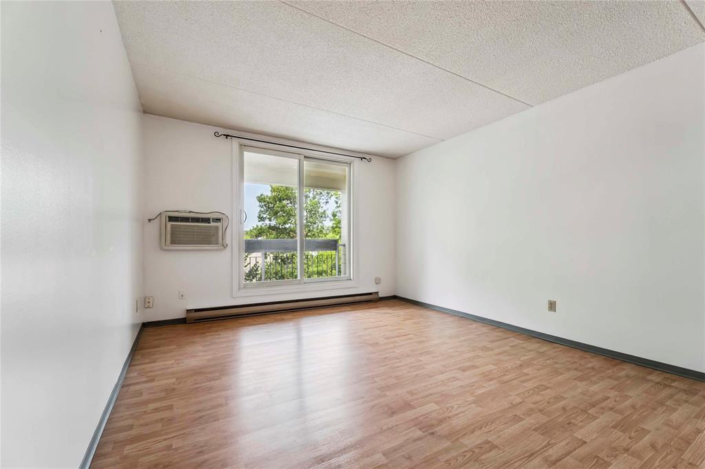 Photo 1 of 303 261 Queen Street, Winnipeg MB