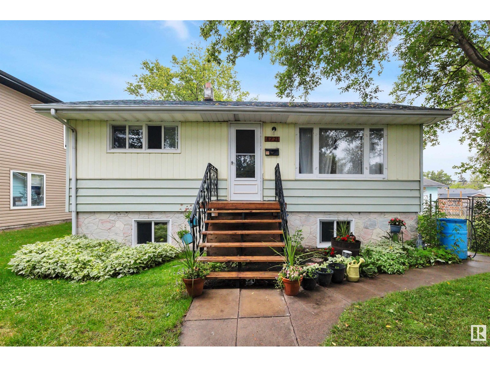Photo 1 of 4721 49 Av, Wetaskiwin AB