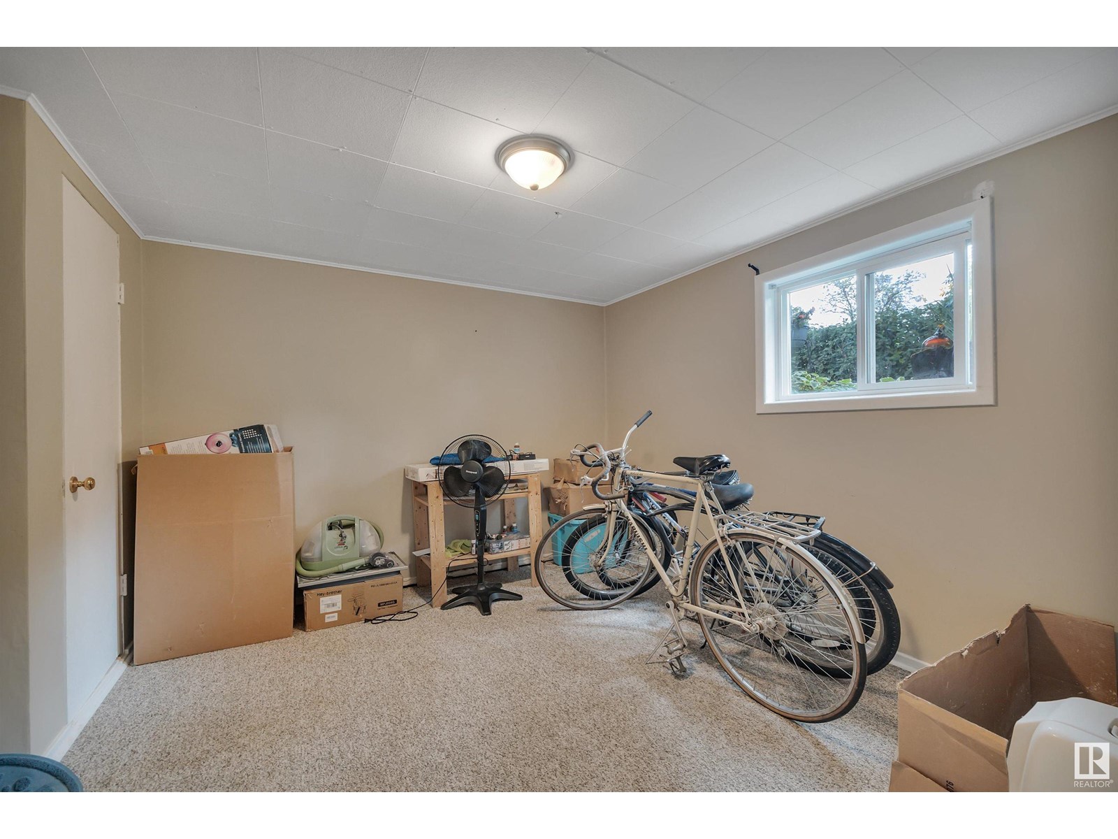 Photo 2 of 4721 49 Av, Wetaskiwin AB