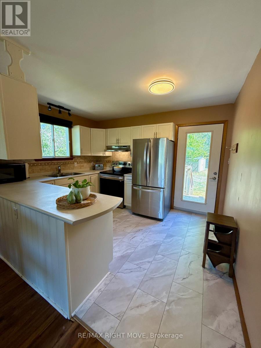 Photo 10 of 449 May Street, Brock ON