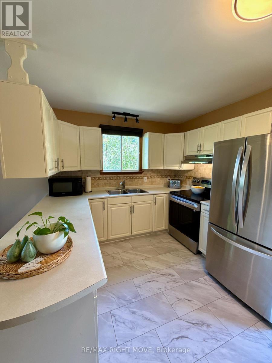 Photo 11 of 449 May Street, Brock ON