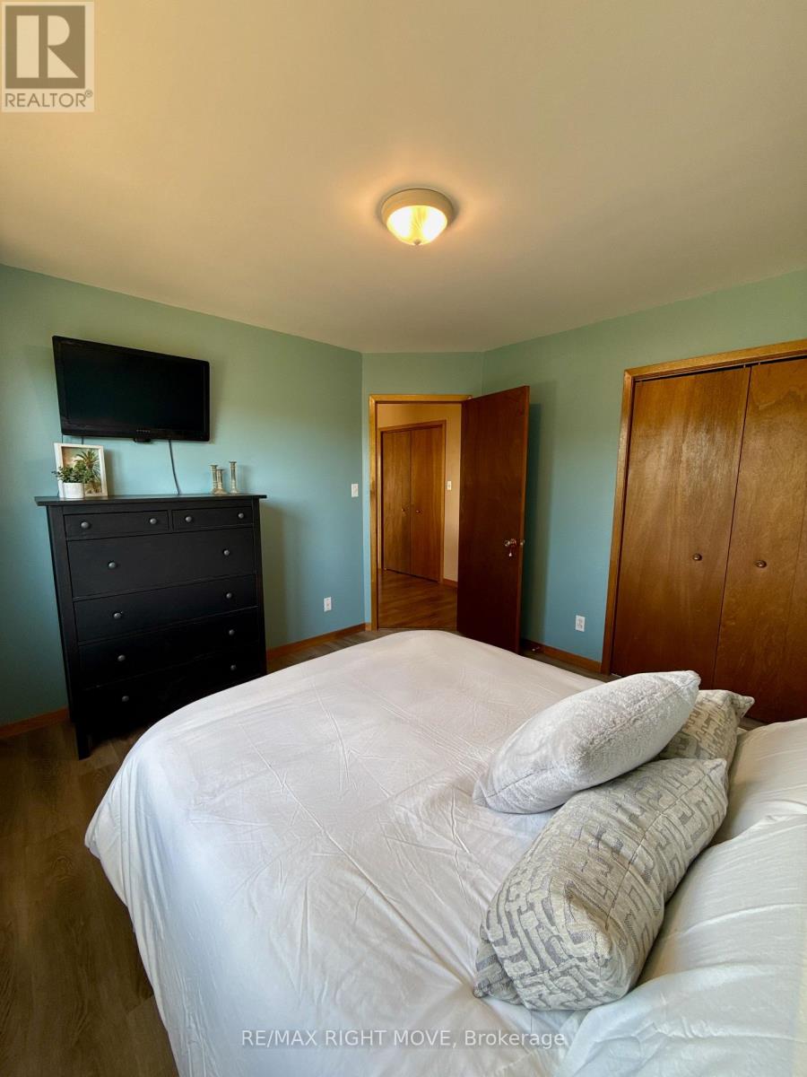 Photo 13 of 449 May Street, Brock ON