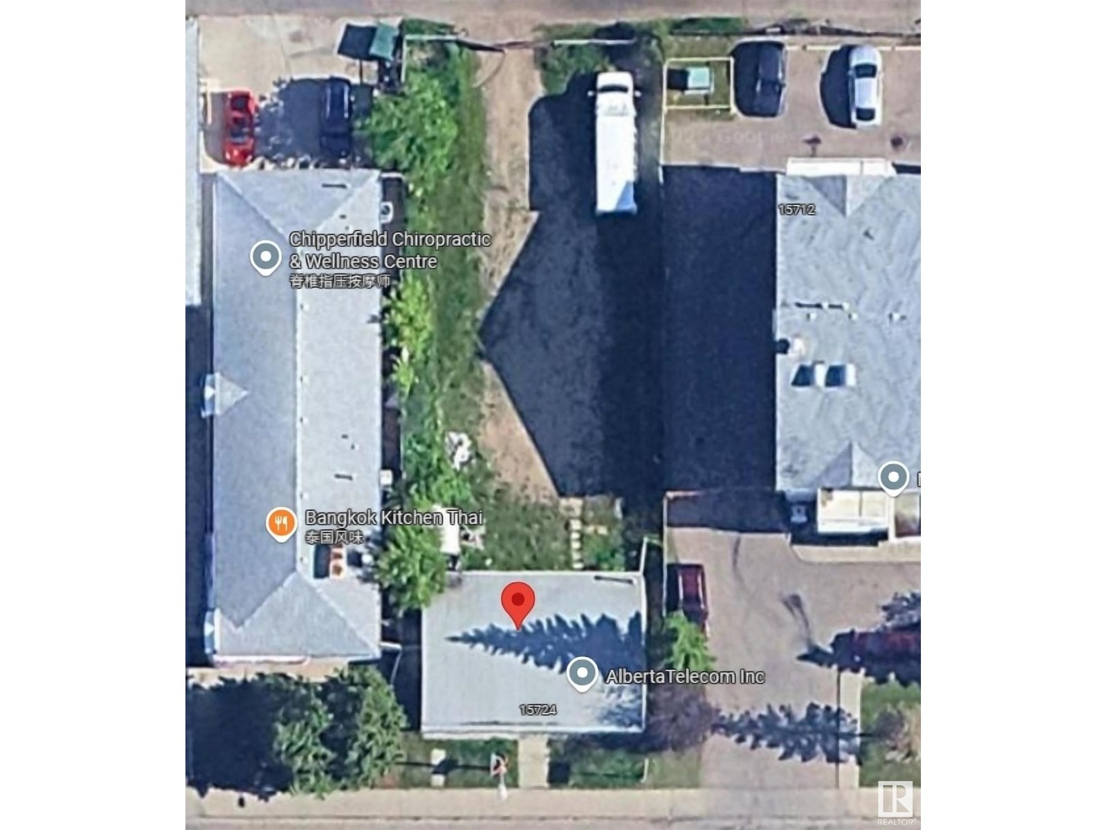 Photo 2 of 15716 100 Av Nw, Edmonton AB