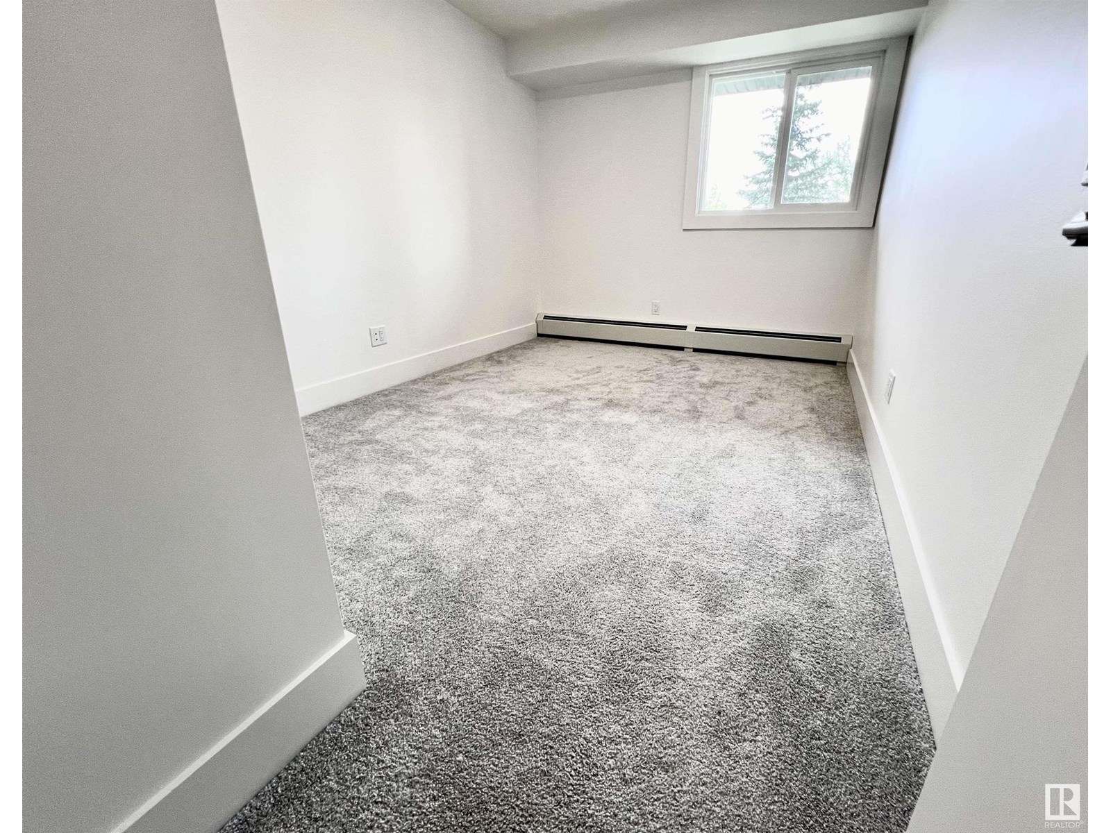 Photo 8 of 205 9504 182 St Nw, Edmonton AB