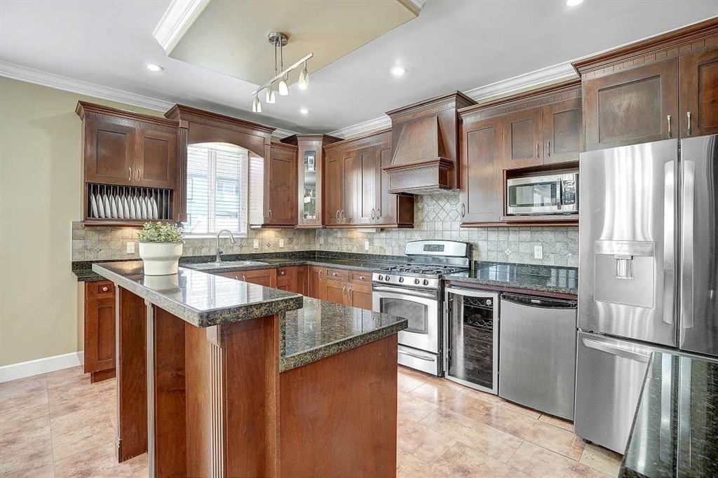 Photo 11 of 6303 167 B Street, Surrey BC