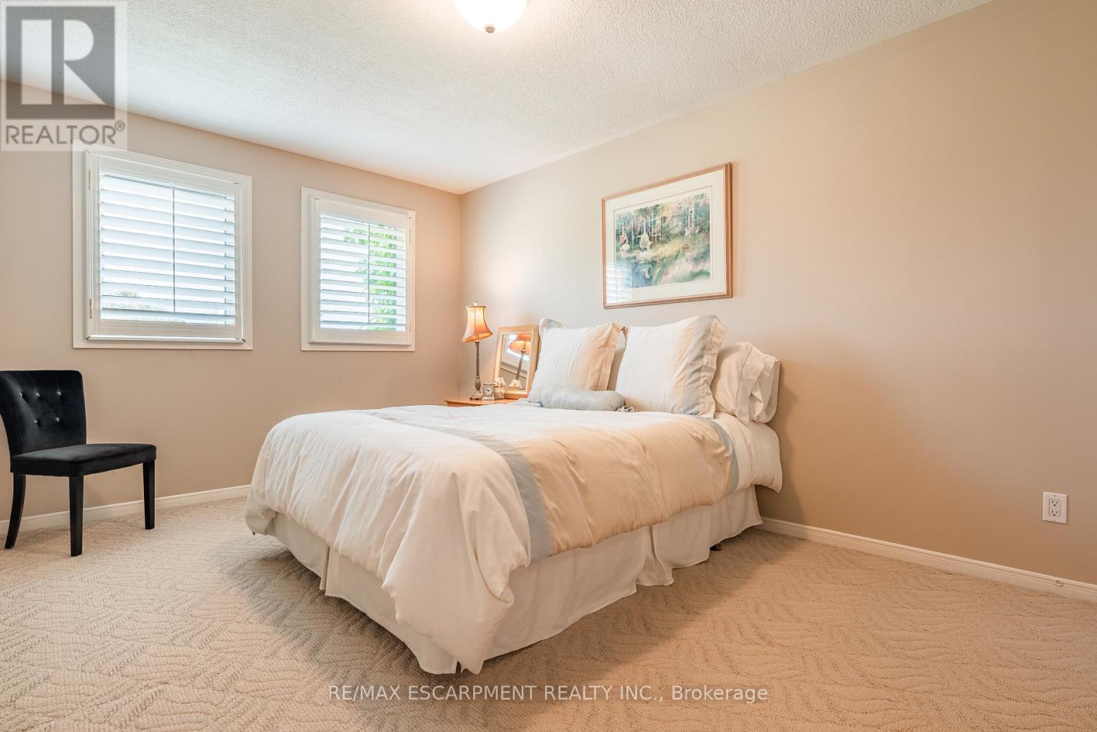 Photo 8 of 2054 Teeside Court, Mississauga ON