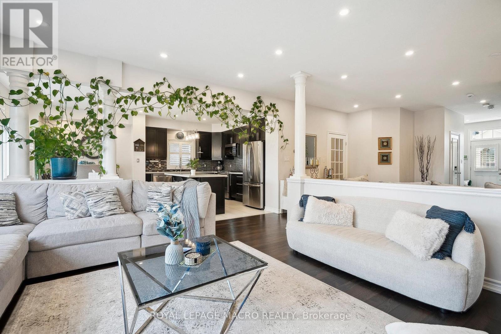 Photo 17 of 80 Bellroyal Crescent, Hamilton ON