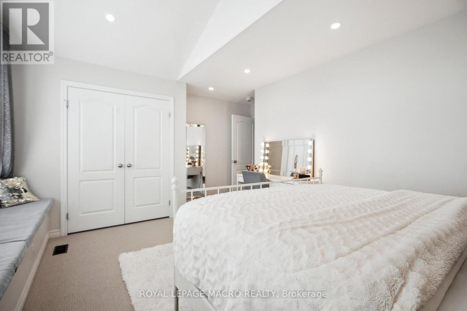 Photo 35 of 80 Bellroyal Crescent, Hamilton ON